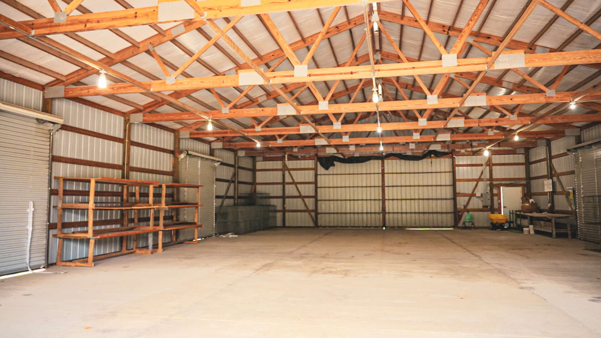 sac-county-fair-barn-interior